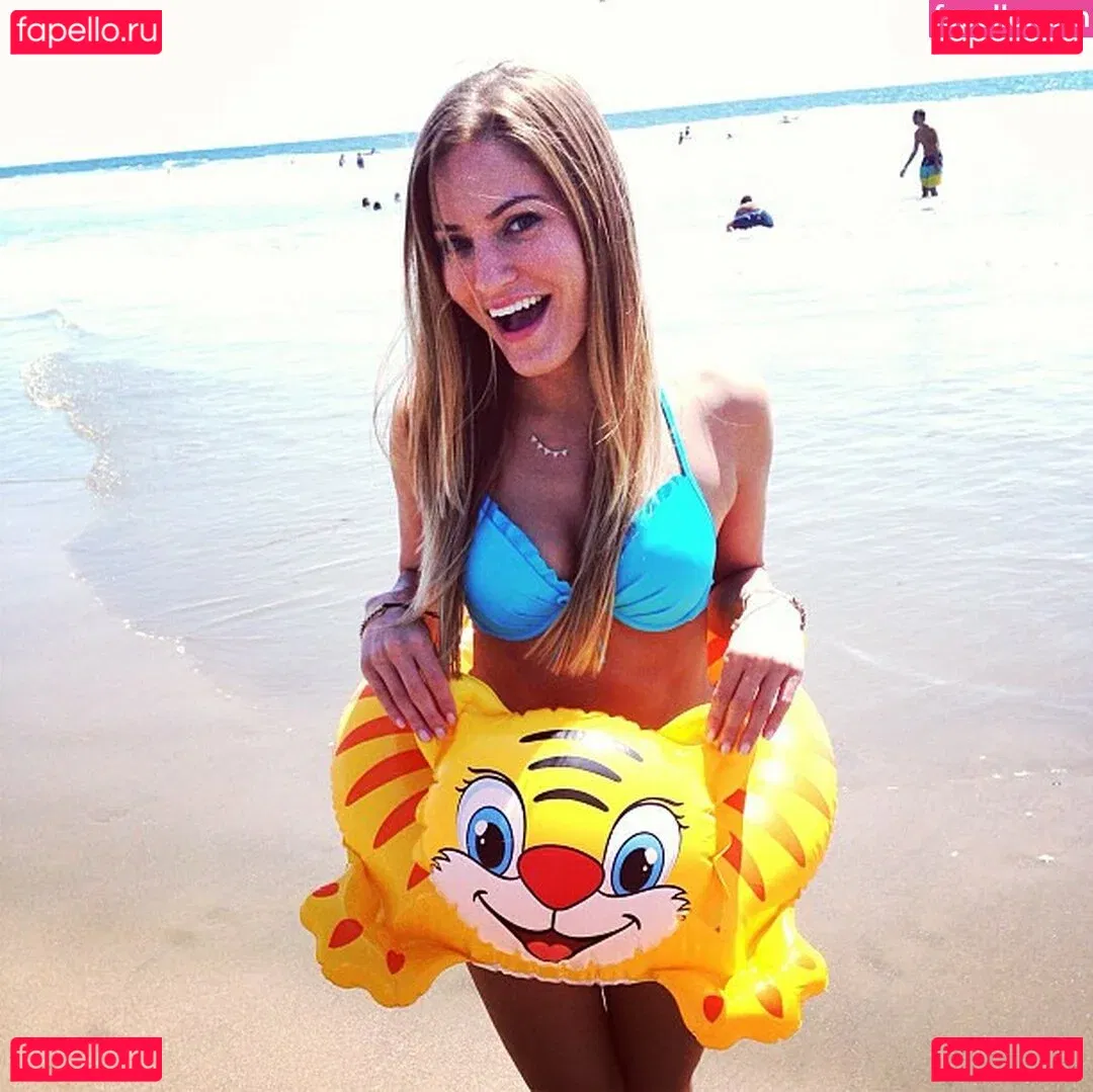 iJustine Onlyfans Photo Gallery 