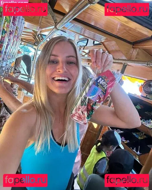 iJustine Onlyfans Photo Gallery 