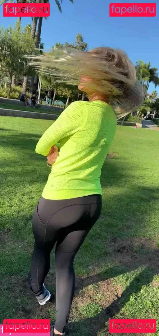 iJustine Onlyfans Photo Gallery 