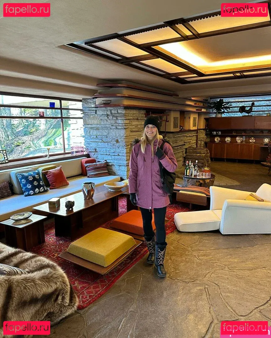 iJustine Onlyfans Photo Gallery 