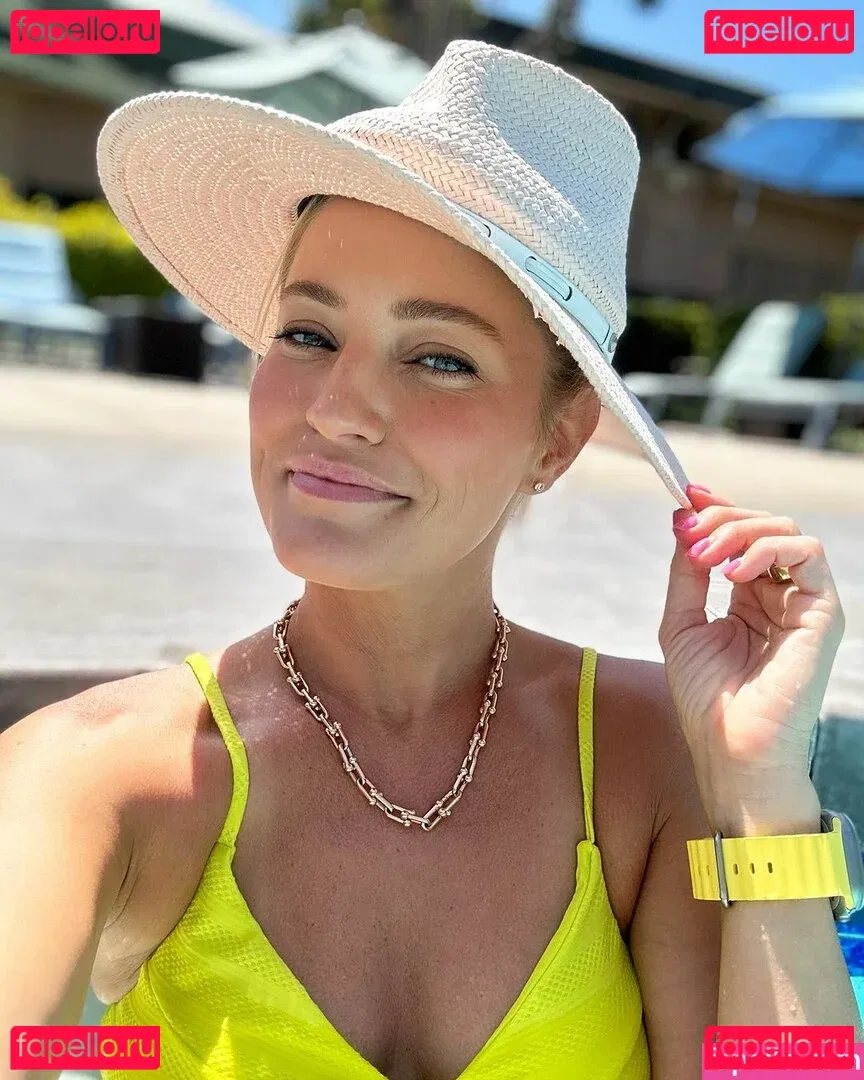 iJustine Onlyfans Photo Gallery 