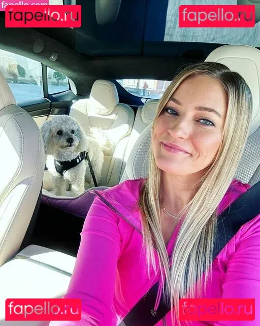 iJustine Onlyfans Photo Gallery 