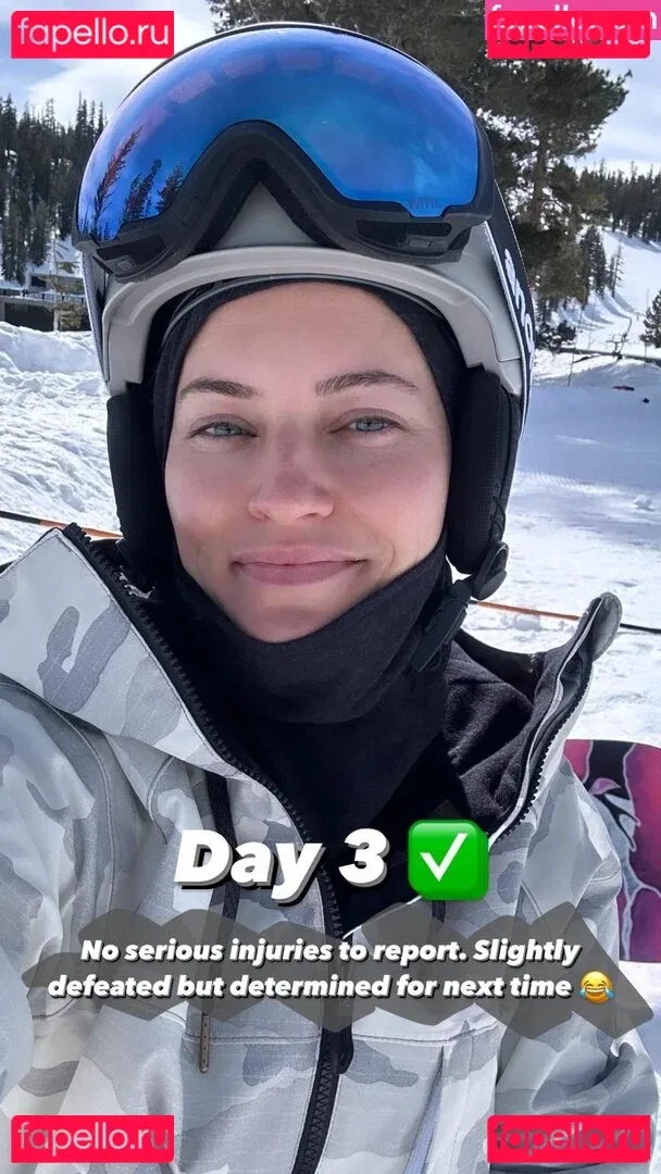 iJustine Onlyfans Photo Gallery 