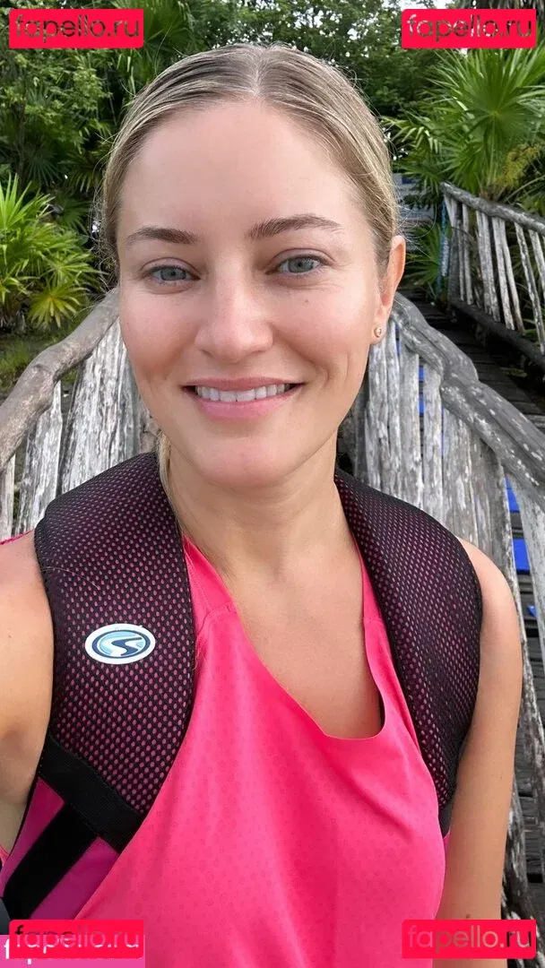 iJustine Onlyfans Photo Gallery 