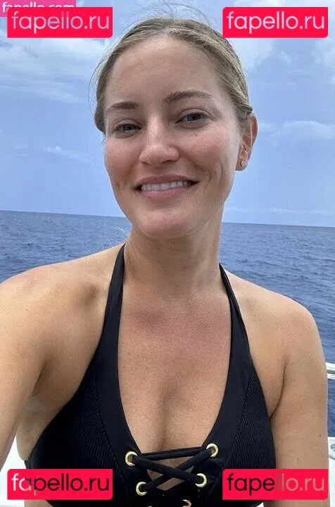 iJustine Onlyfans Photo Gallery 