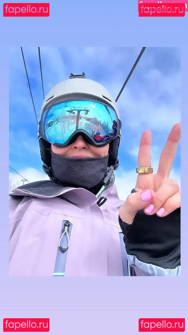 iJustine Onlyfans Photo Gallery 