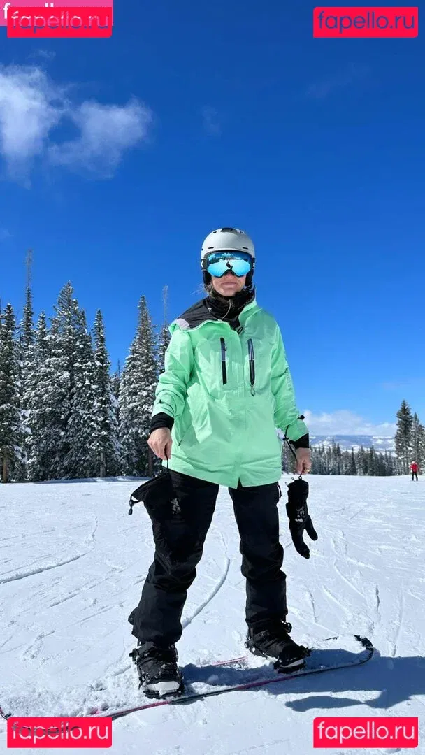 iJustine Onlyfans Photo Gallery 