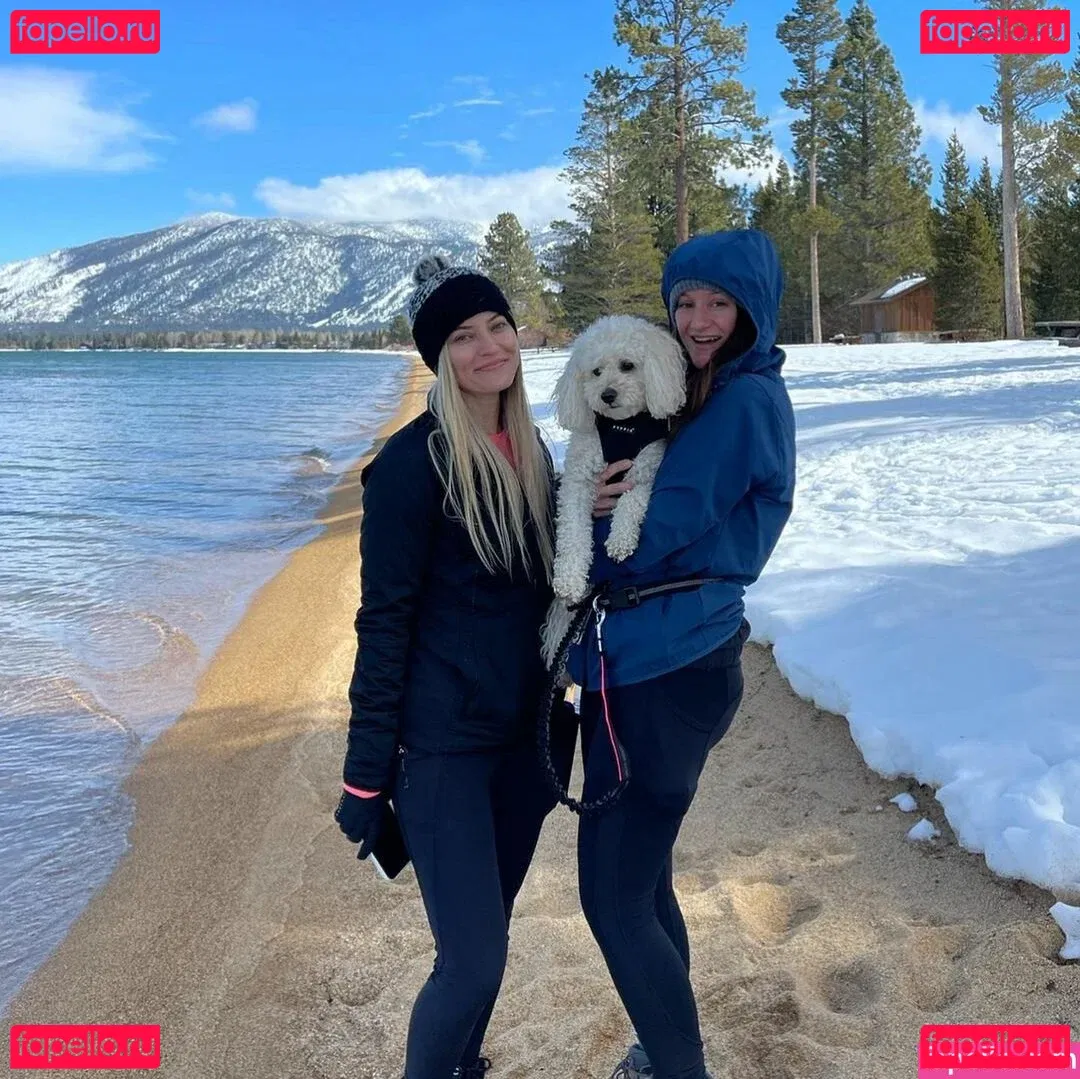 iJustine Onlyfans Photo Gallery 