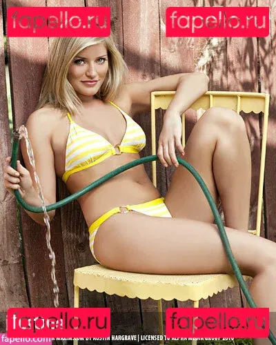 iJustine Onlyfans Photo Gallery 