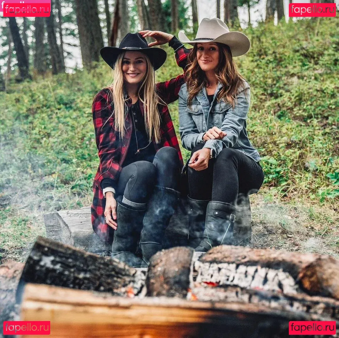 iJustine Onlyfans Photo Gallery 