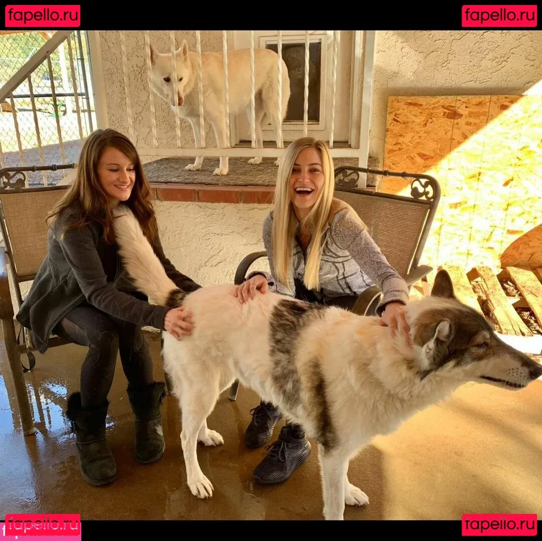 iJustine Onlyfans Photo Gallery 