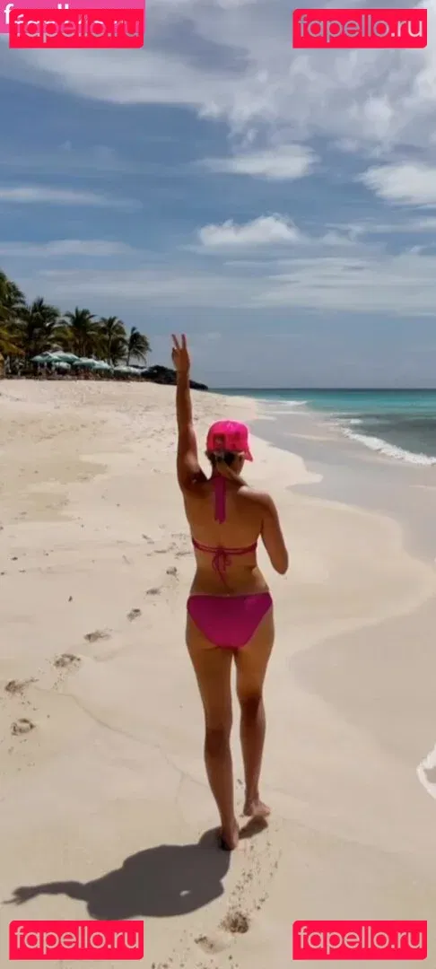 iJustine Onlyfans Photo Gallery 