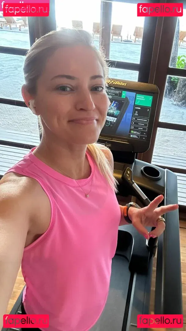 iJustine Onlyfans Photo Gallery 