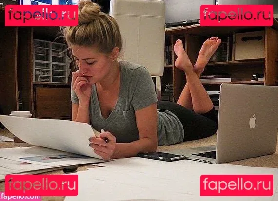 iJustine Onlyfans Photo Gallery 