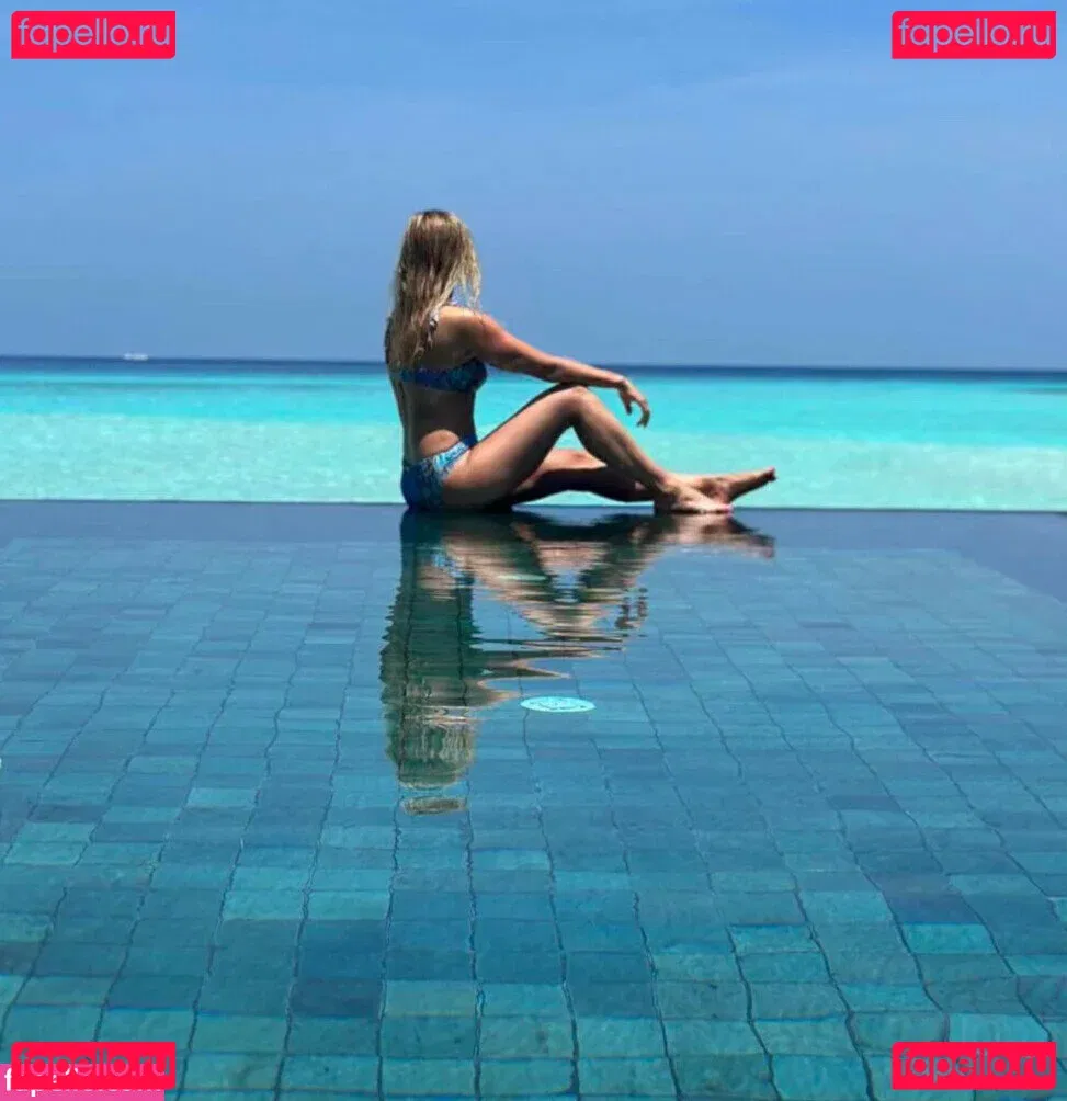 iJustine Onlyfans Photo Gallery 