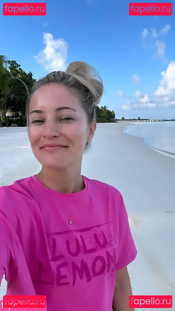 iJustine Onlyfans Photo Gallery 