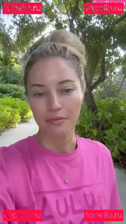 iJustine Onlyfans Photo Gallery 