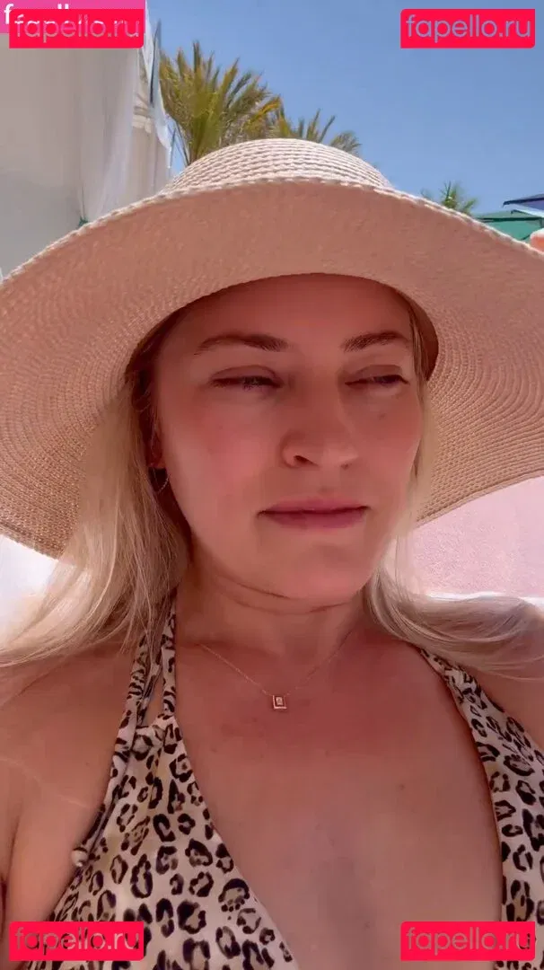 iJustine Onlyfans Photo Gallery 