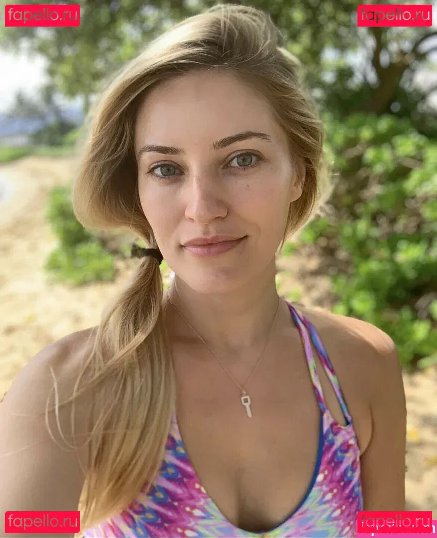 iJustine Onlyfans Photo Gallery 