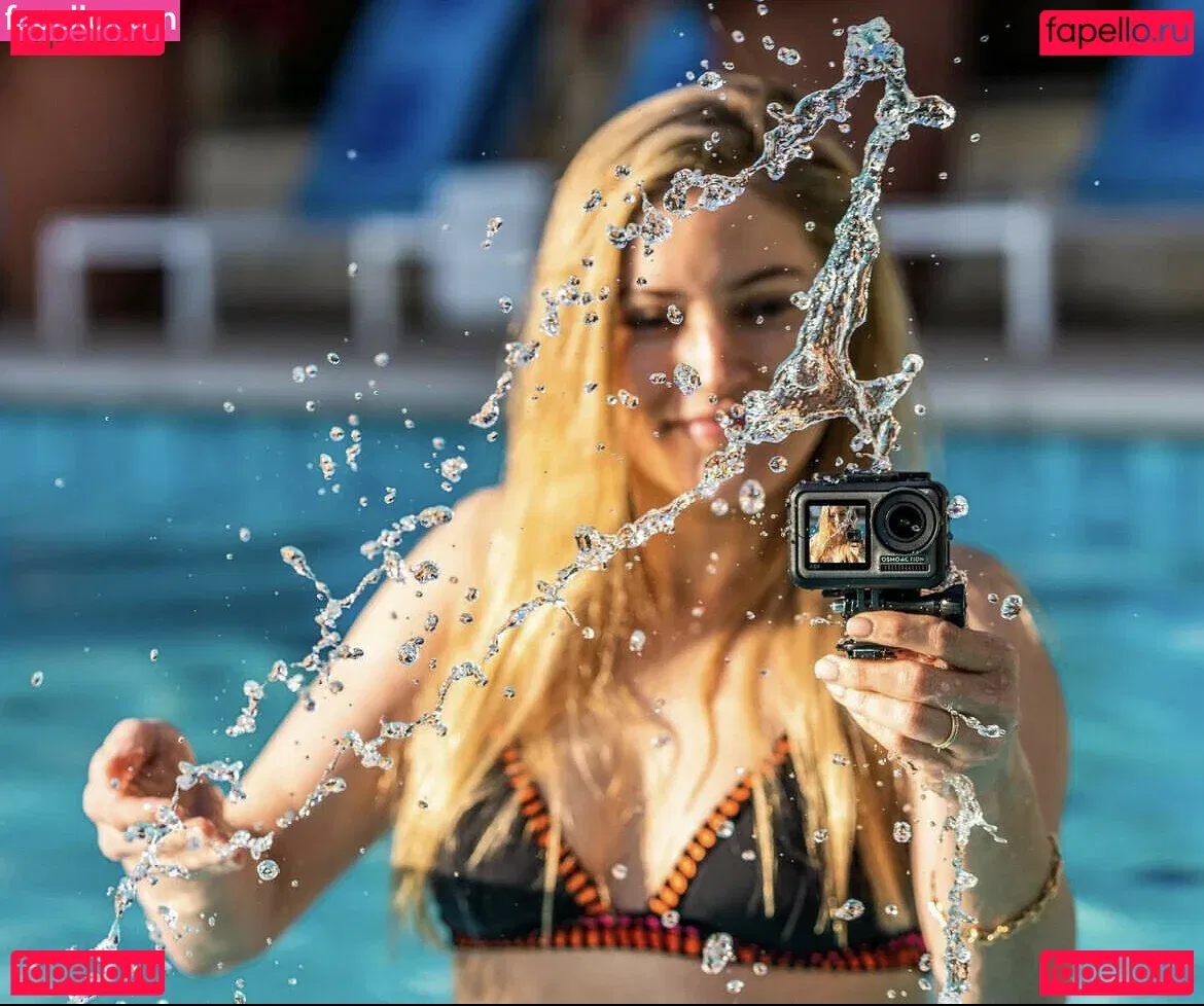 iJustine Onlyfans Photo Gallery 