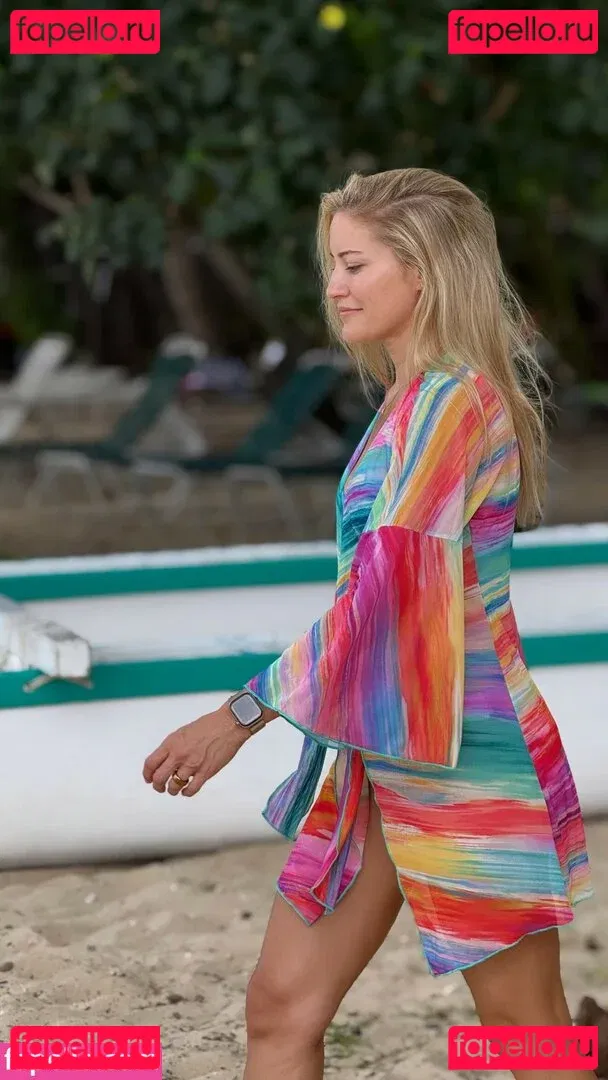 iJustine Onlyfans Photo Gallery 