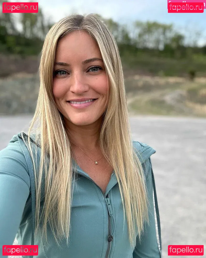 iJustine Onlyfans Photo Gallery 