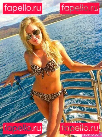 iJustine Onlyfans Photo Gallery 