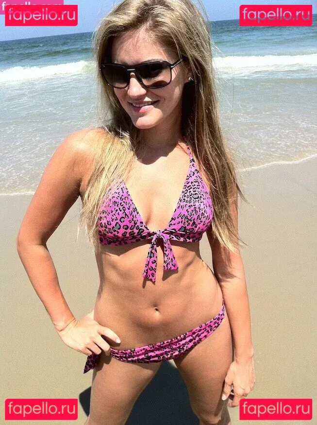 iJustine Onlyfans Photo Gallery 