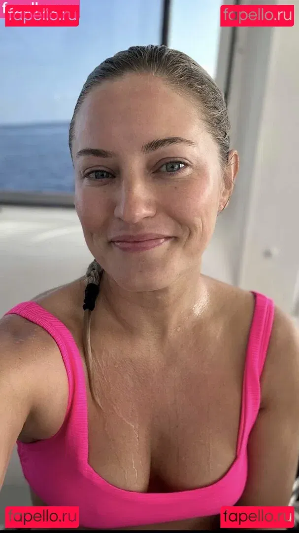 iJustine Onlyfans Photo Gallery 