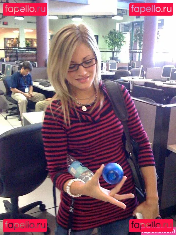 iJustine Onlyfans Photo Gallery 