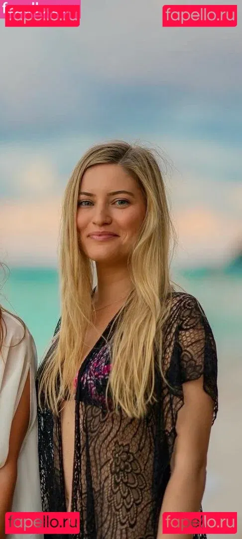 iJustine Onlyfans Photo Gallery 