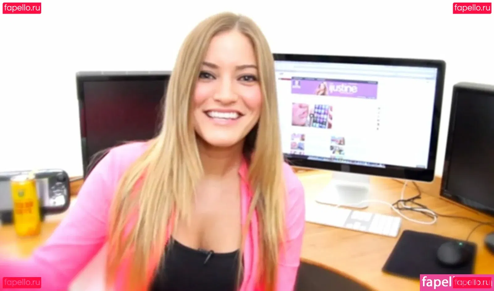 iJustine Onlyfans Photo Gallery 