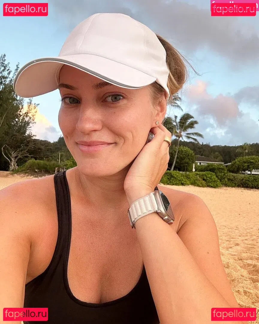 iJustine Onlyfans Photo Gallery 