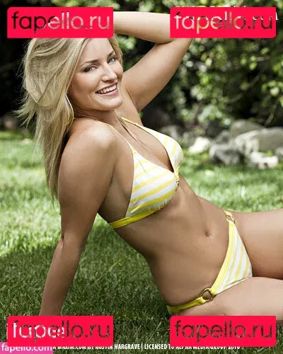 iJustine Onlyfans Photo Gallery 