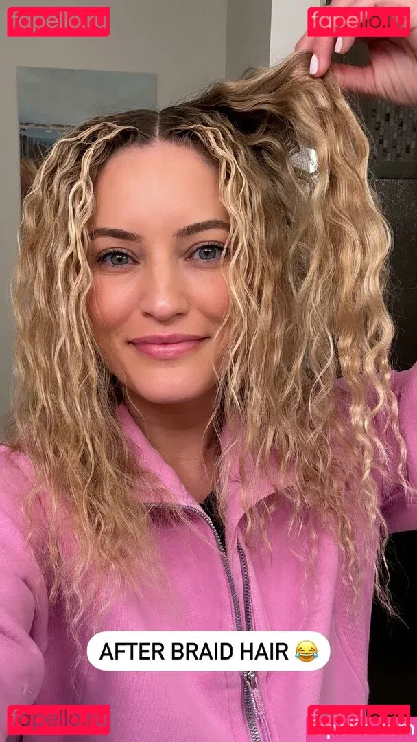 iJustine Onlyfans Photo Gallery 