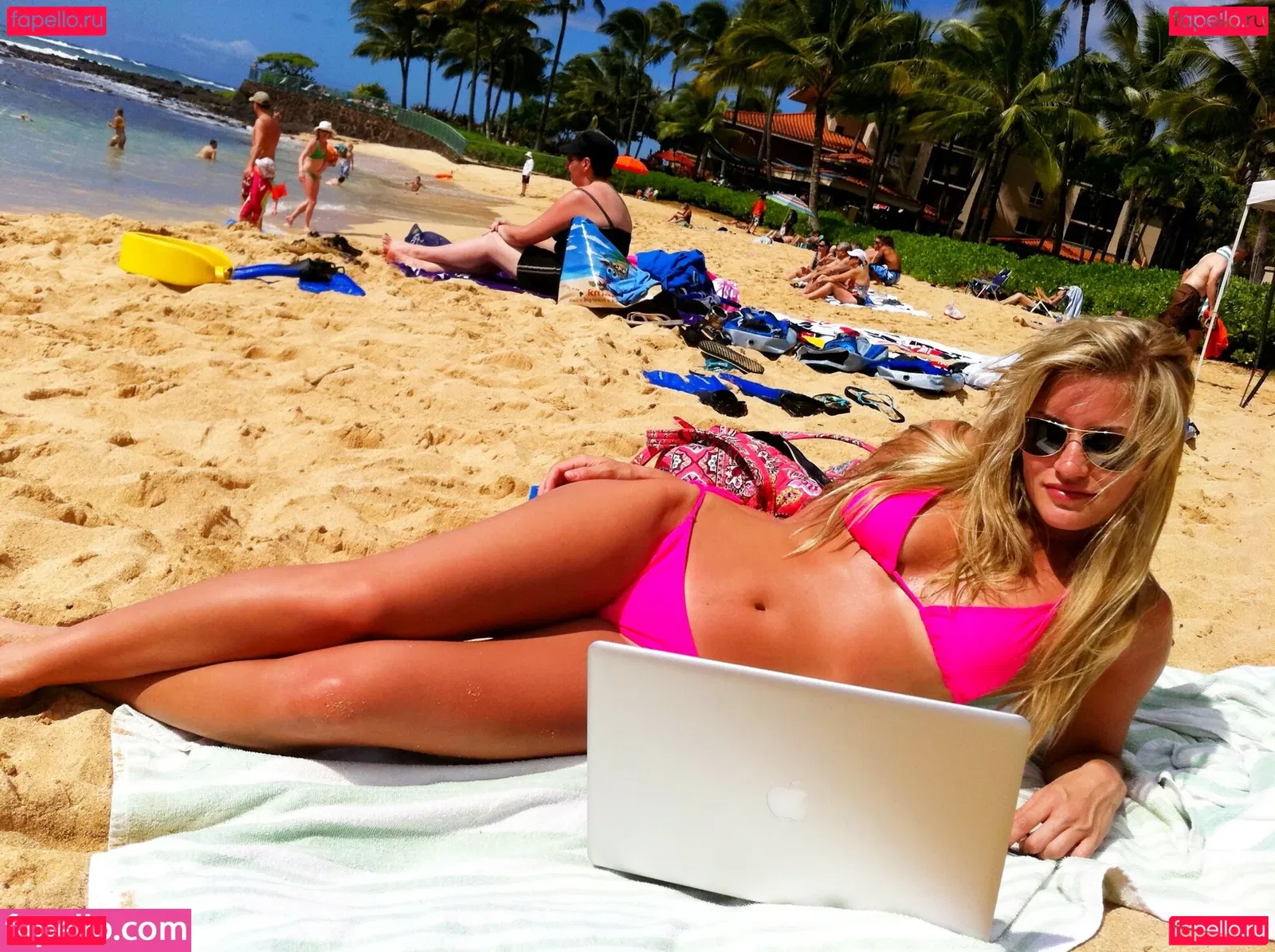 iJustine Onlyfans Photo Gallery 