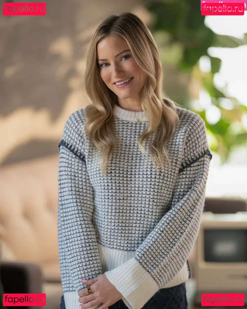 iJustine Onlyfans Photo Gallery 