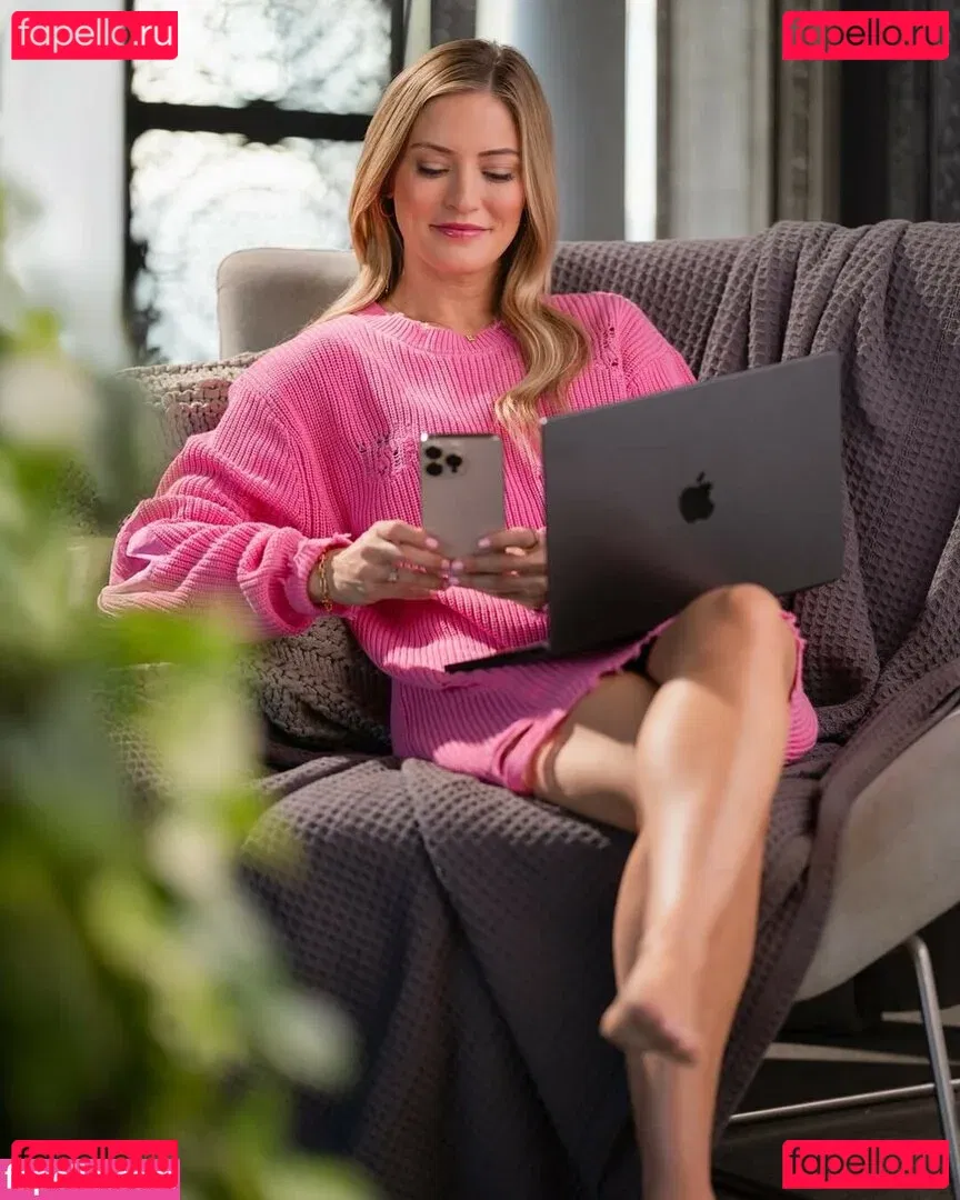 iJustine Onlyfans Photo Gallery 