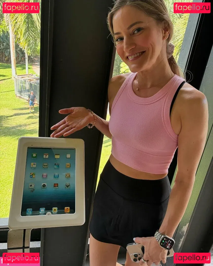 iJustine Onlyfans Photo Gallery 