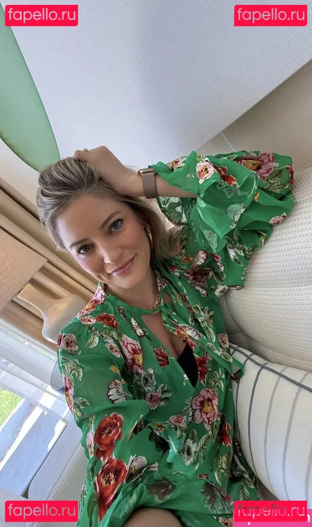 iJustine Onlyfans Photo Gallery 