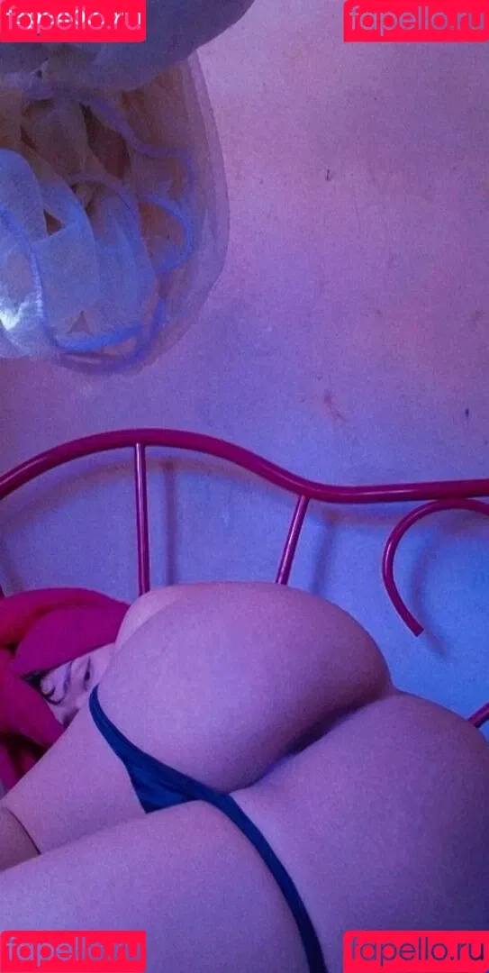 Lana Santhos Onlyfans Photo Gallery 