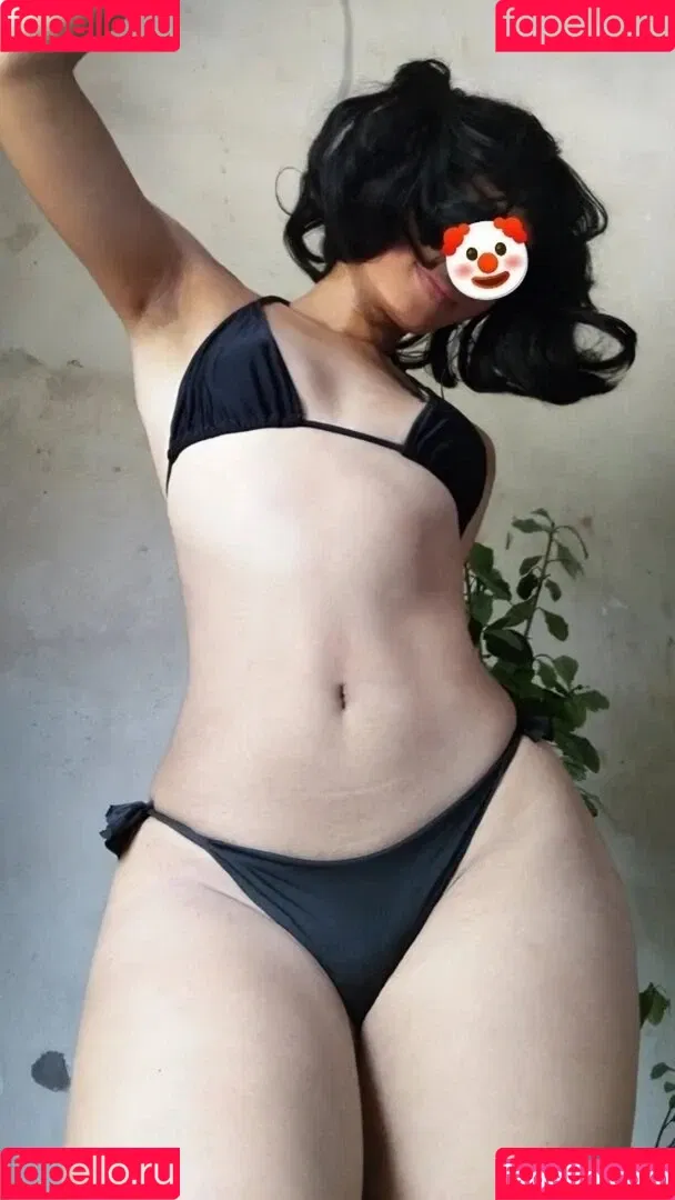 Lana Santhos Onlyfans Photo Gallery 