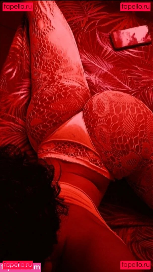 Lana Santhos Onlyfans Photo Gallery 