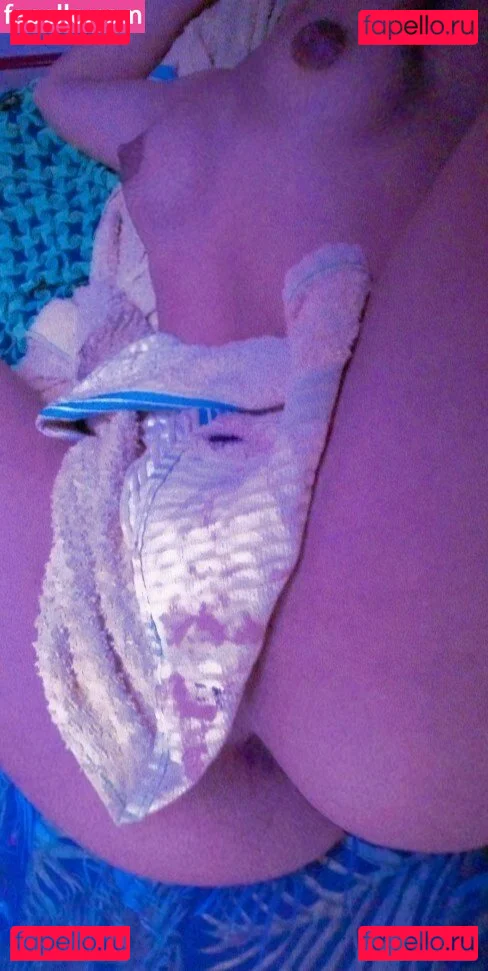 Lana Santhos Onlyfans Photo Gallery 