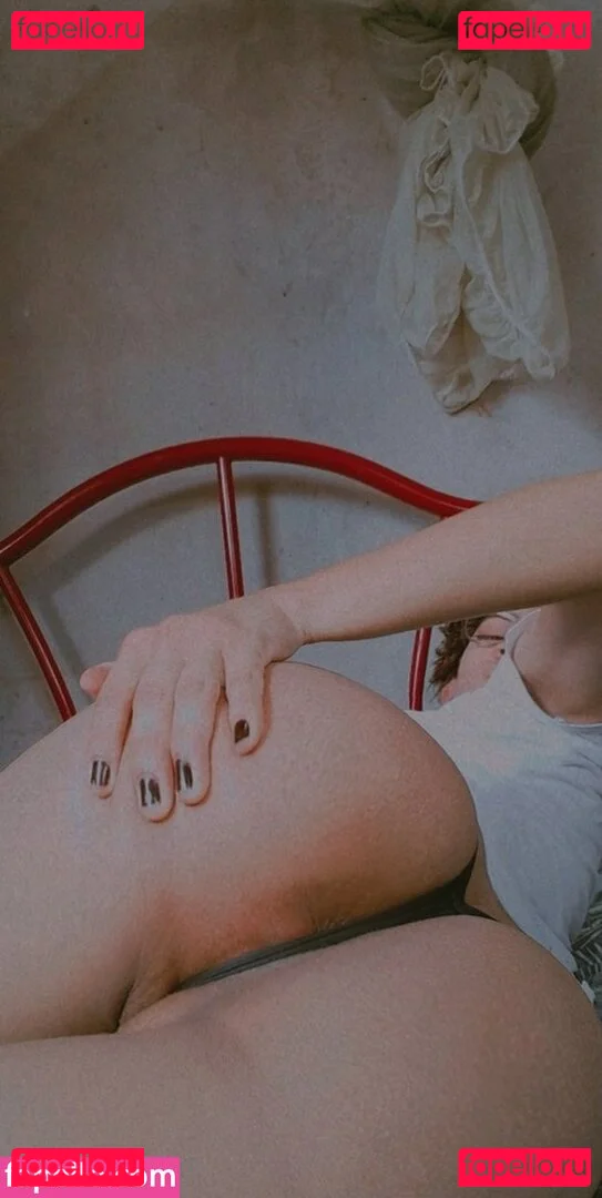 Lana Santhos Onlyfans Photo Gallery 