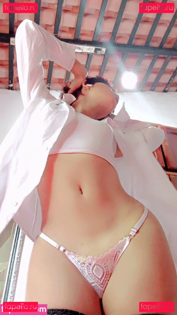 Lana Santhos Onlyfans Photo Gallery 