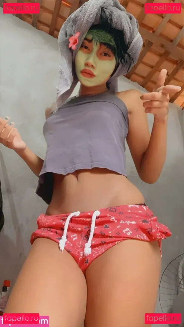 Lana Santhos Onlyfans Photo Gallery 