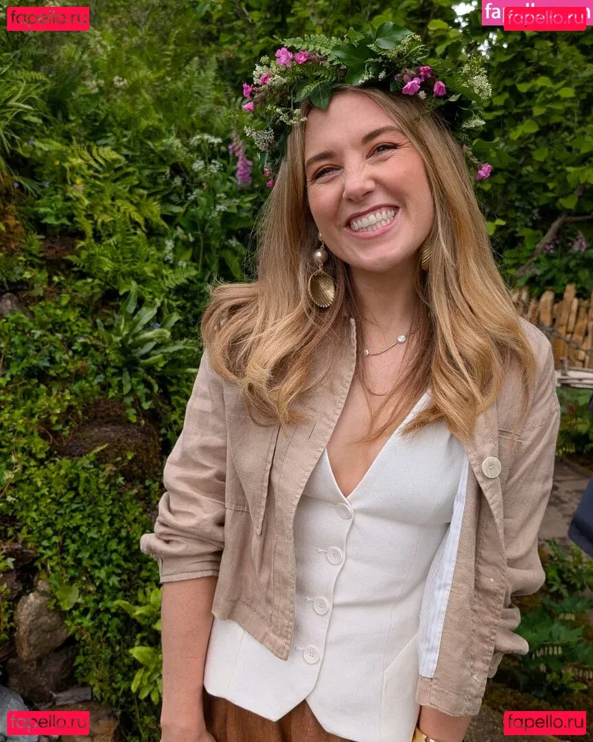 Maddie Moate Onlyfans Photo Gallery 