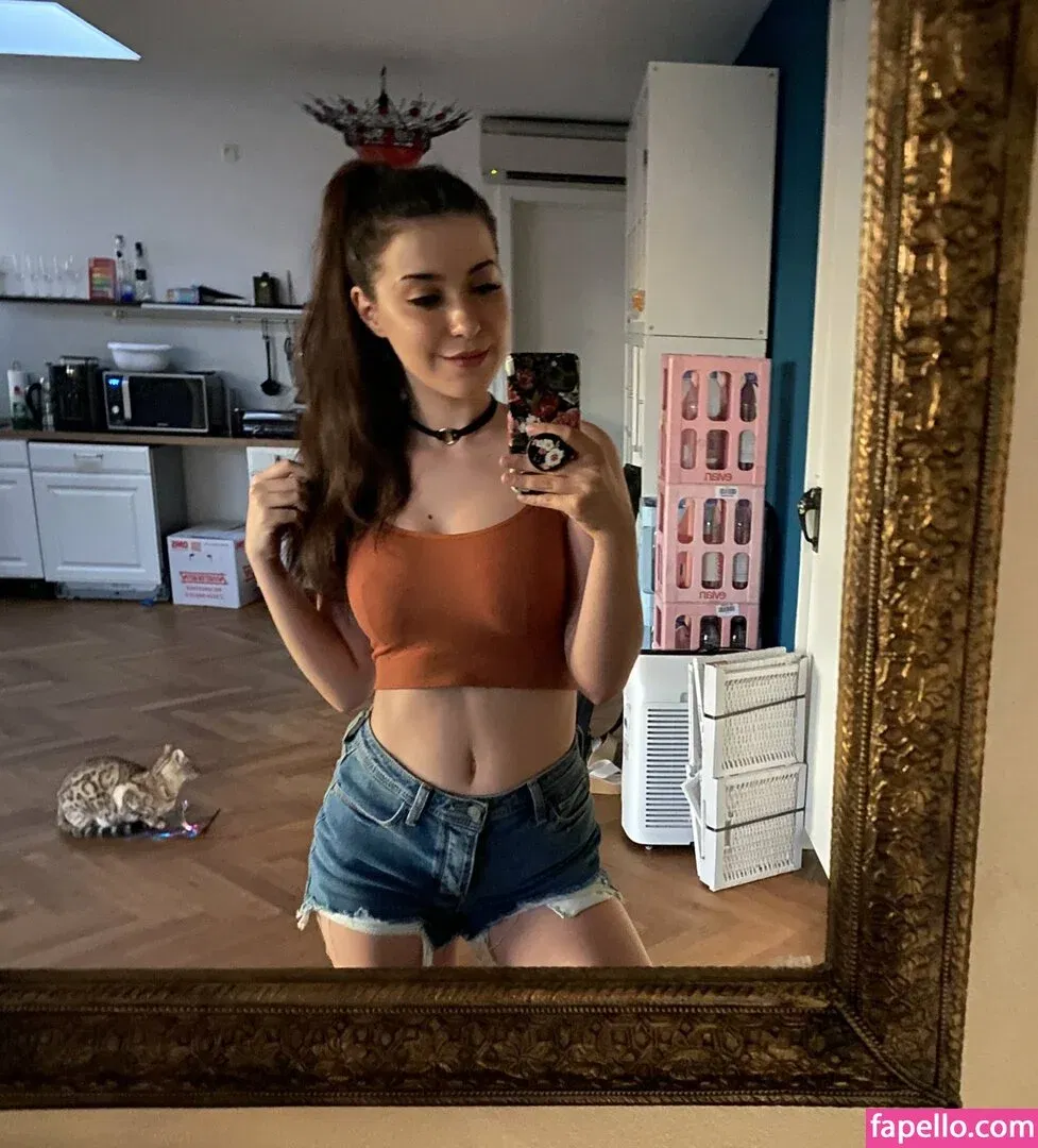 Anni The Duck Onlyfans Photo Gallery 