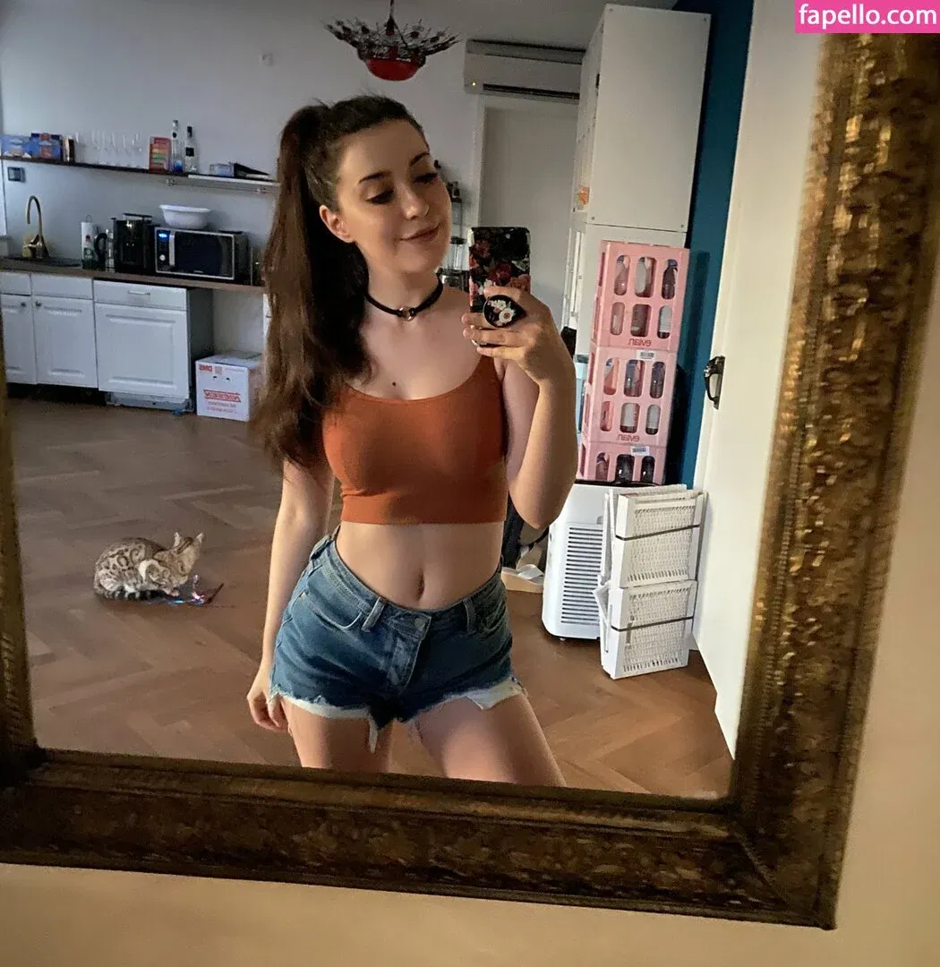 Anni The Duck Onlyfans Photo Gallery 